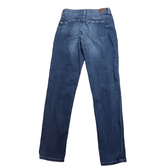 Judy Blue Women's 3/26 Distressed Destroyed Medium Wash Boyfriend Fit Jeans - Picture 3 of 7